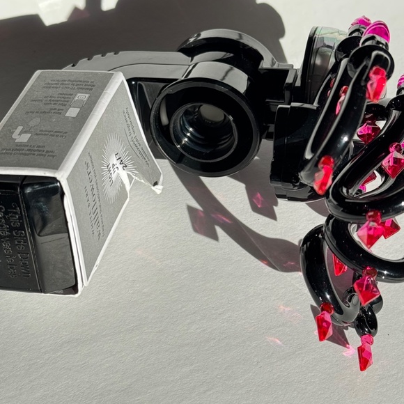 EYEBALL Chandelier Wallflowers Nightlight Plug - Picture 3 of 8